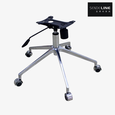 Silla de oficina ajustable ergonómicamente con base de aleación de aluminio pulido de 700 mm